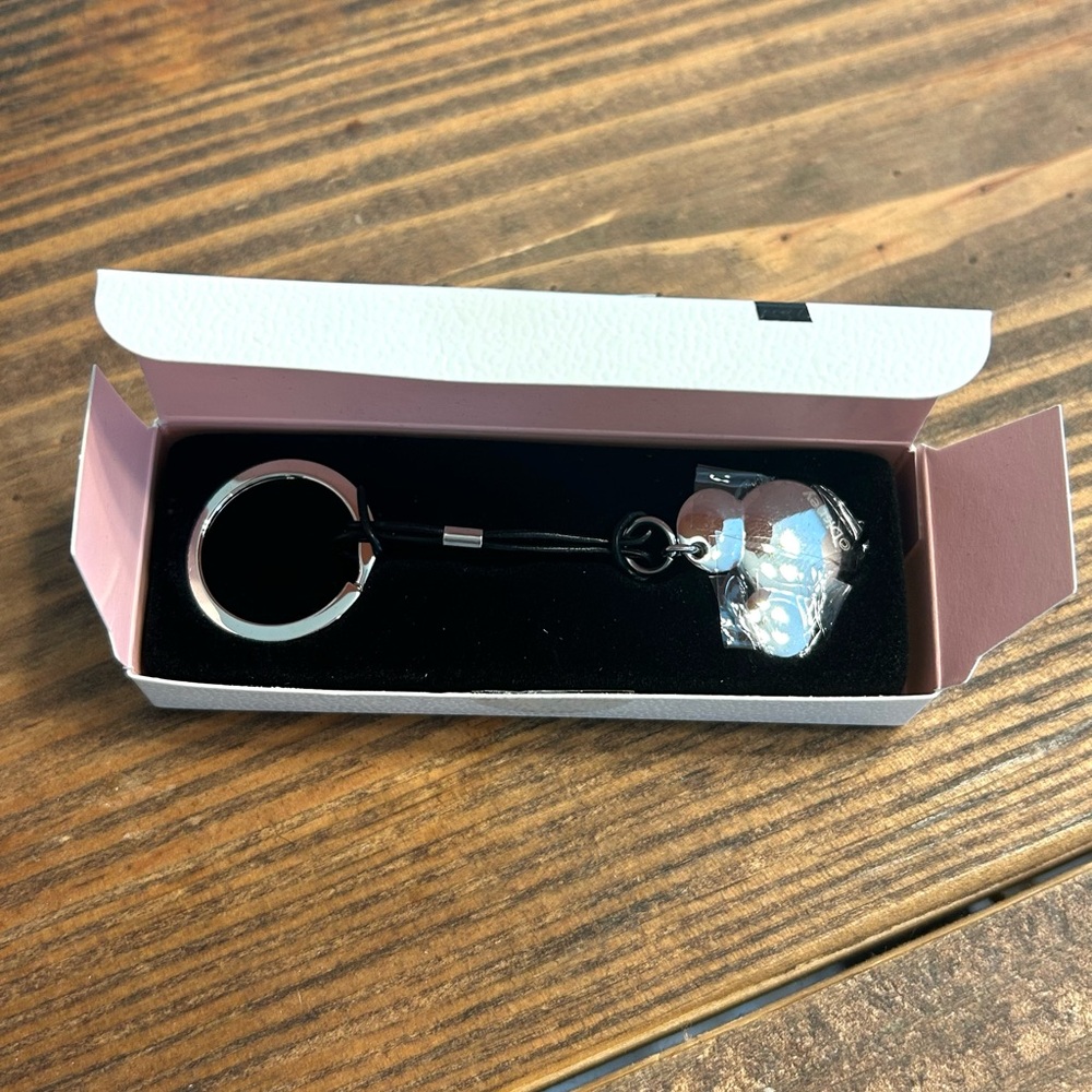 Disney Parks Pandora Clasp Opener Mickey Mouse Ears - Picture 3 of 3